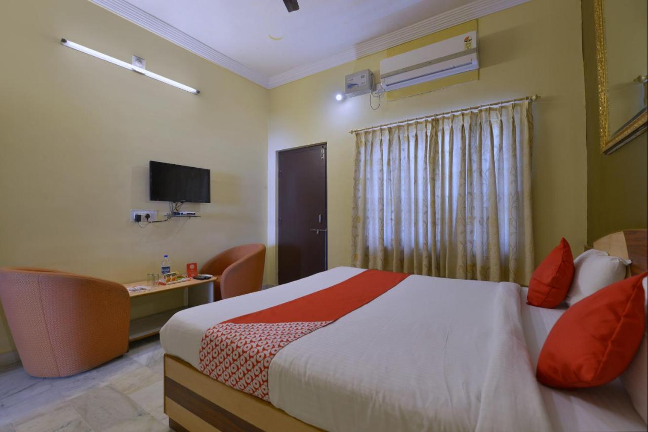Oyo 10499 Hotel Shiv Shakti Kivarli Rum bild